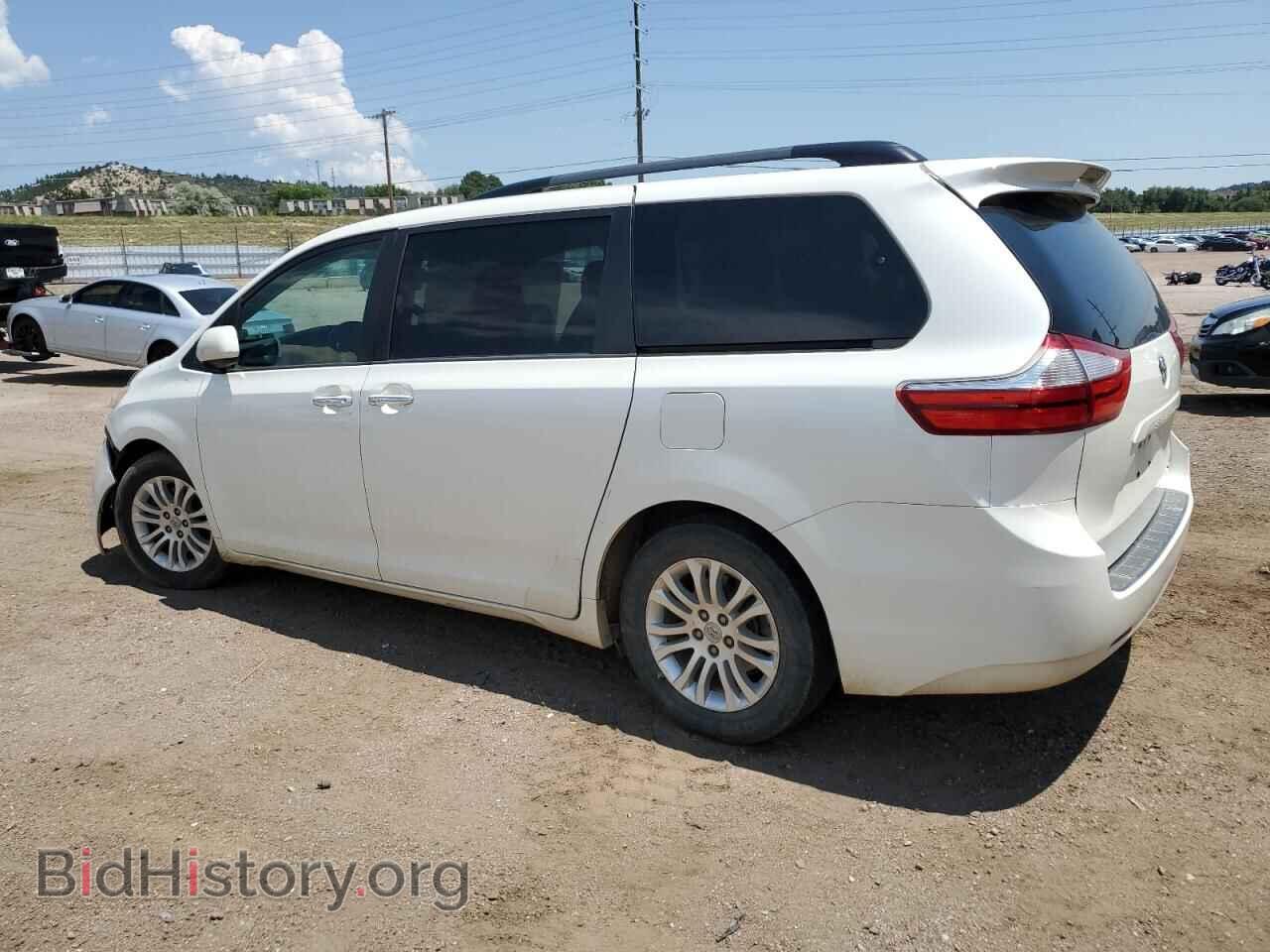 2017 TOYOTA All Models - VIN: 5TDYZ3DC8HS856542 - Фото 2