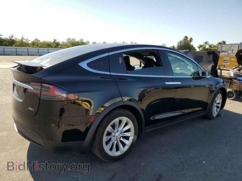 2018 Tesla MODEL X (VIN 5YJXCDE28JF141019) — фото 3 из 12