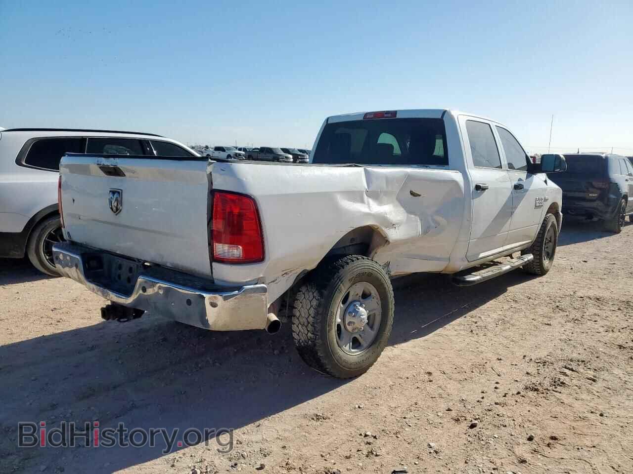 2016 RAM All Models - VIN: 3C6UR4HJ7GG191375 - Фото 3