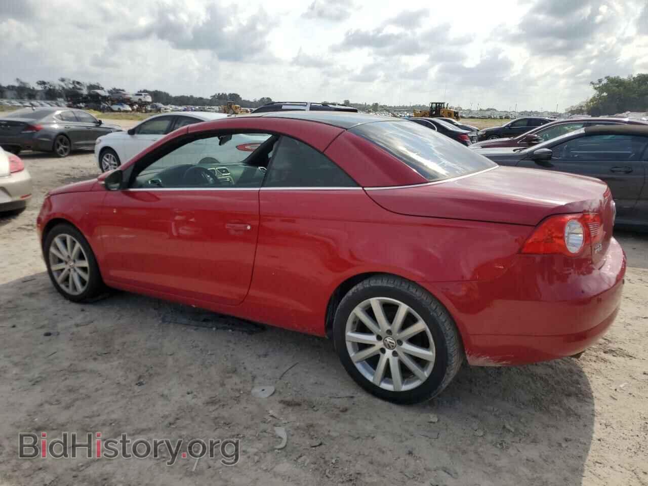 2011 VOLKSWAGEN EOS - VIN: WVWBW7AH2BV003010 - Фото 2