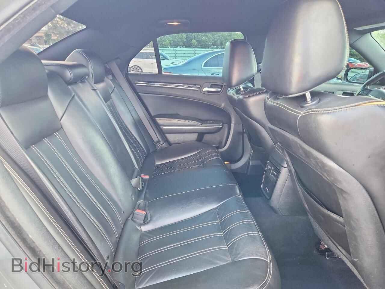 2019 CHRYSLER 300 - VIN: 2C3CCABG1KH589695 - Photo 10