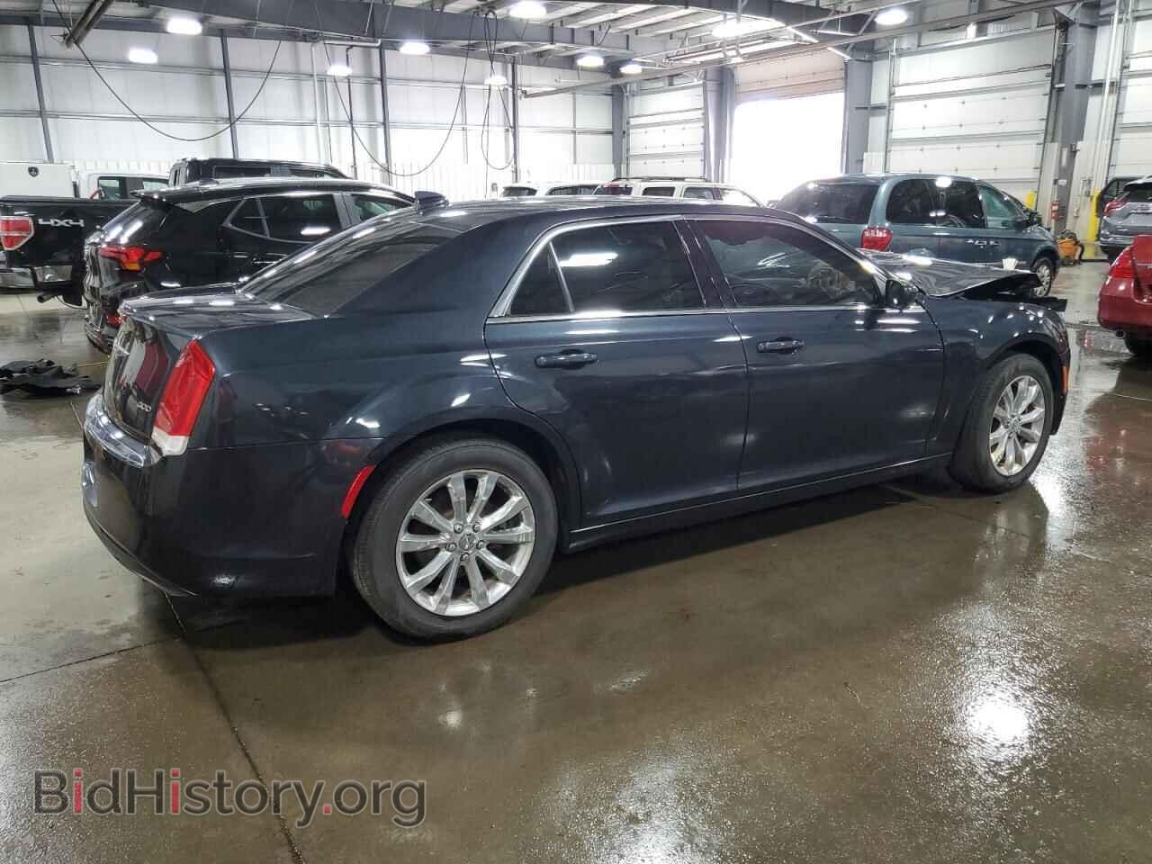 2017 CHRYSLER 300 - VIN: 2C3CCARG3HH587087 - Фото 3