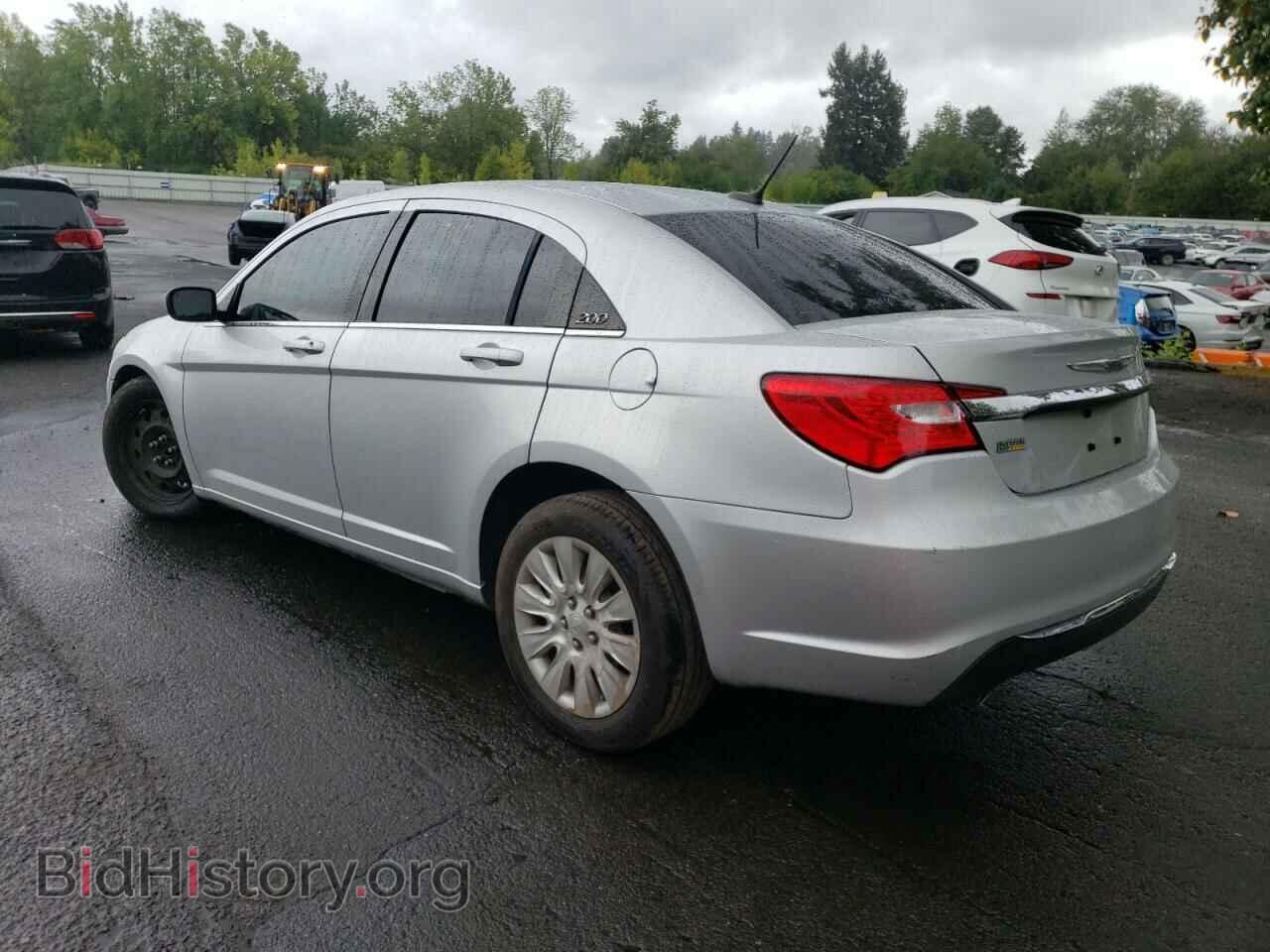 2012 CHRYSLER 200 - VIN: 1C3CCBAGXCN261725 - Фото 2