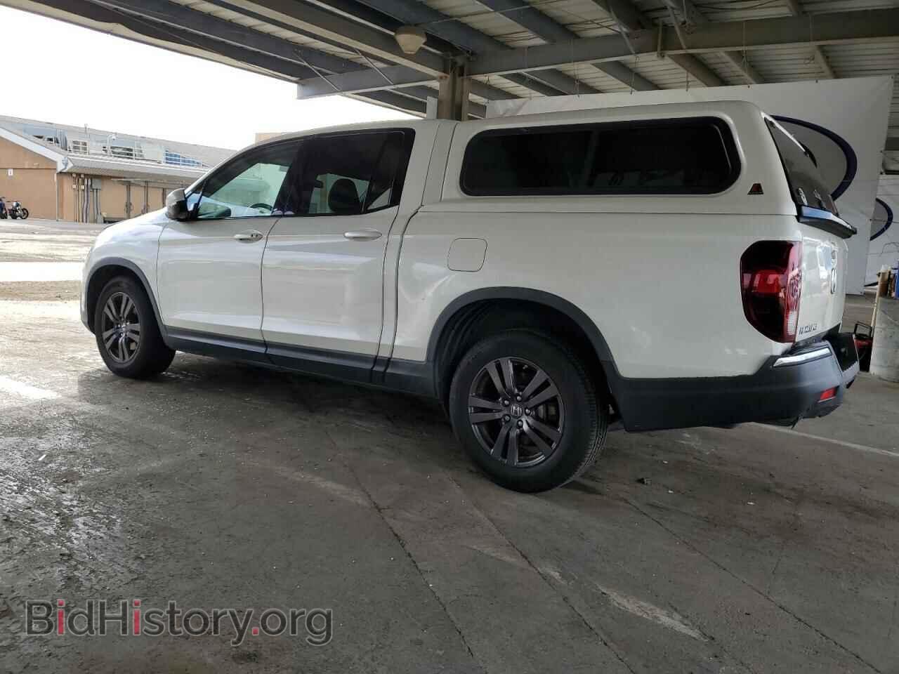 2018 HONDA RIDGELINE - VIN: 5FPYK2F17JB000922 - Фото 2
