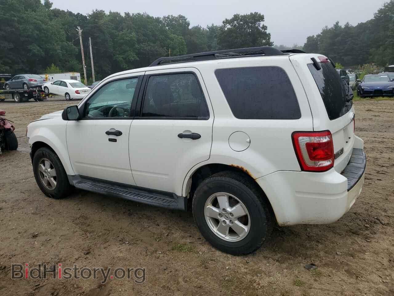 2011 FORD ESCAPE - VIN: 1FMCU9D76BKB43213 - Photo 2