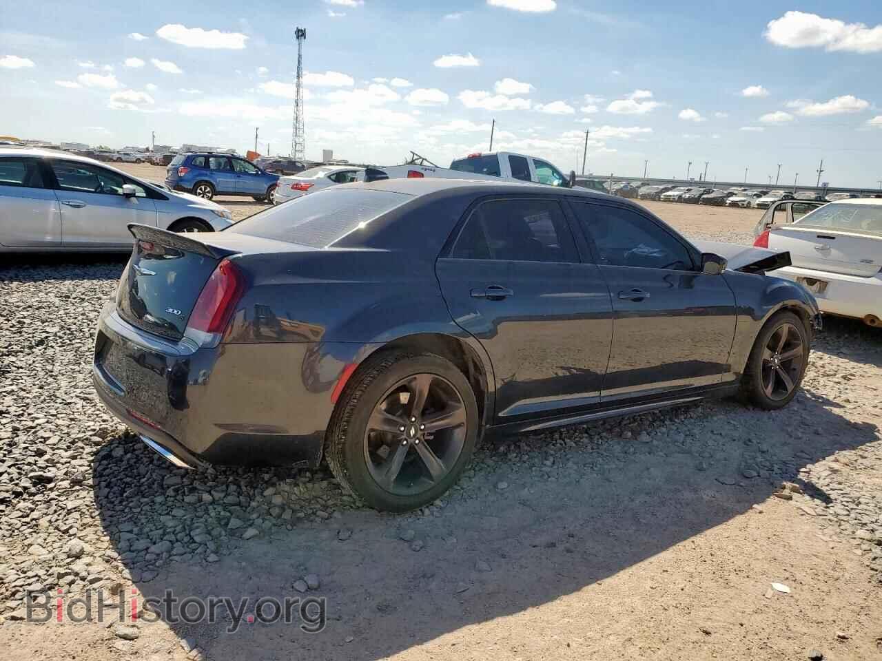 2018 CHRYSLER 300 - VIN: 2C3CCABG7JH240300 - Фото 3