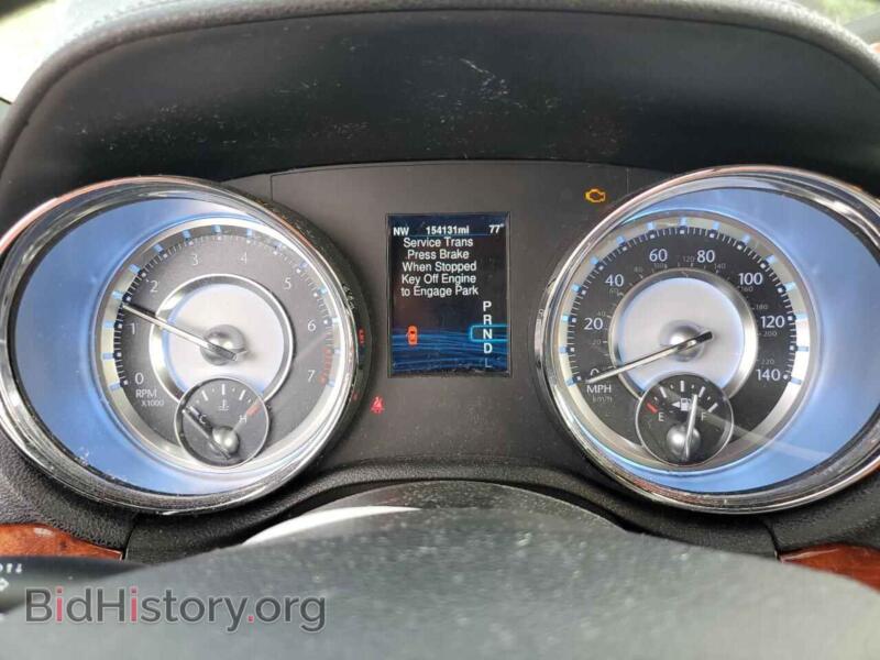 2014 Chrysler 300 (VIN 2C3CCAAG4EH263170) — photo 9 of 12