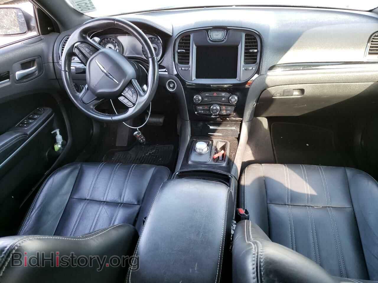 2019 CHRYSLER 300 - VIN: 2C3CCAGG6KH586185 - Фото 8