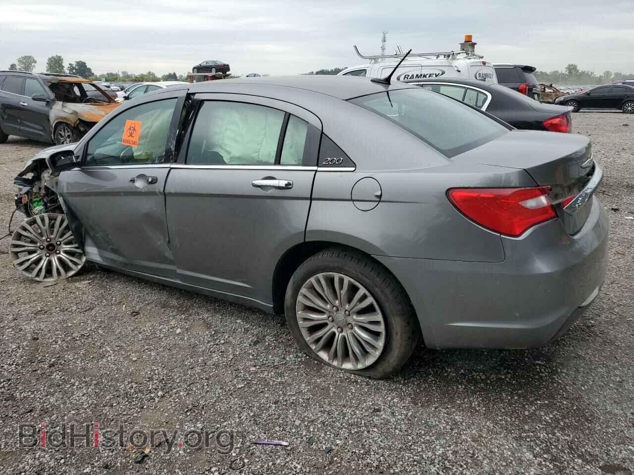2013 CHRYSLER 200 - VIN: 1C3CCBCG7DN555212 - Фото 2