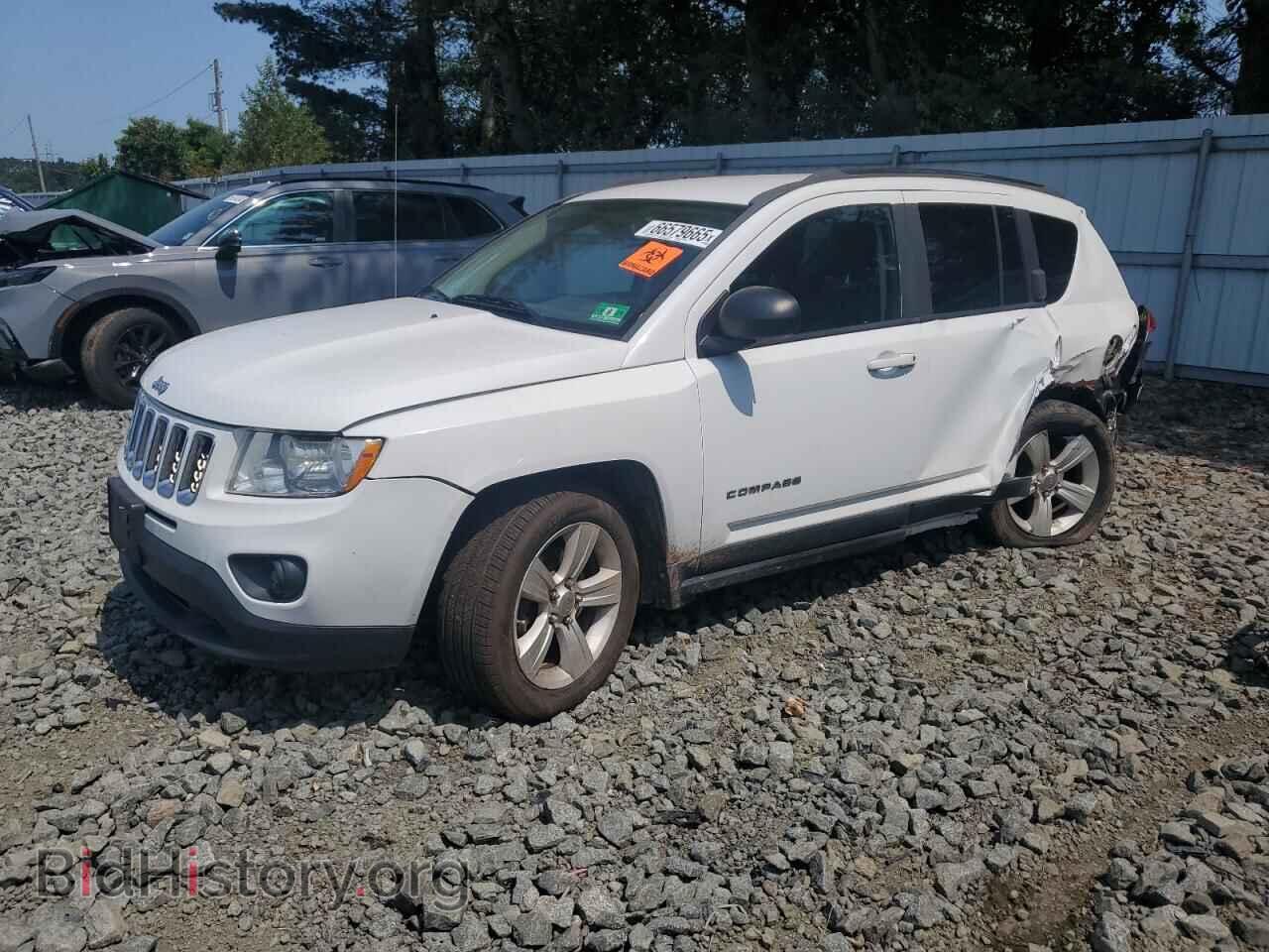Photo 1J4NF1FB8BD281988 - JEEP COMPASS 2011