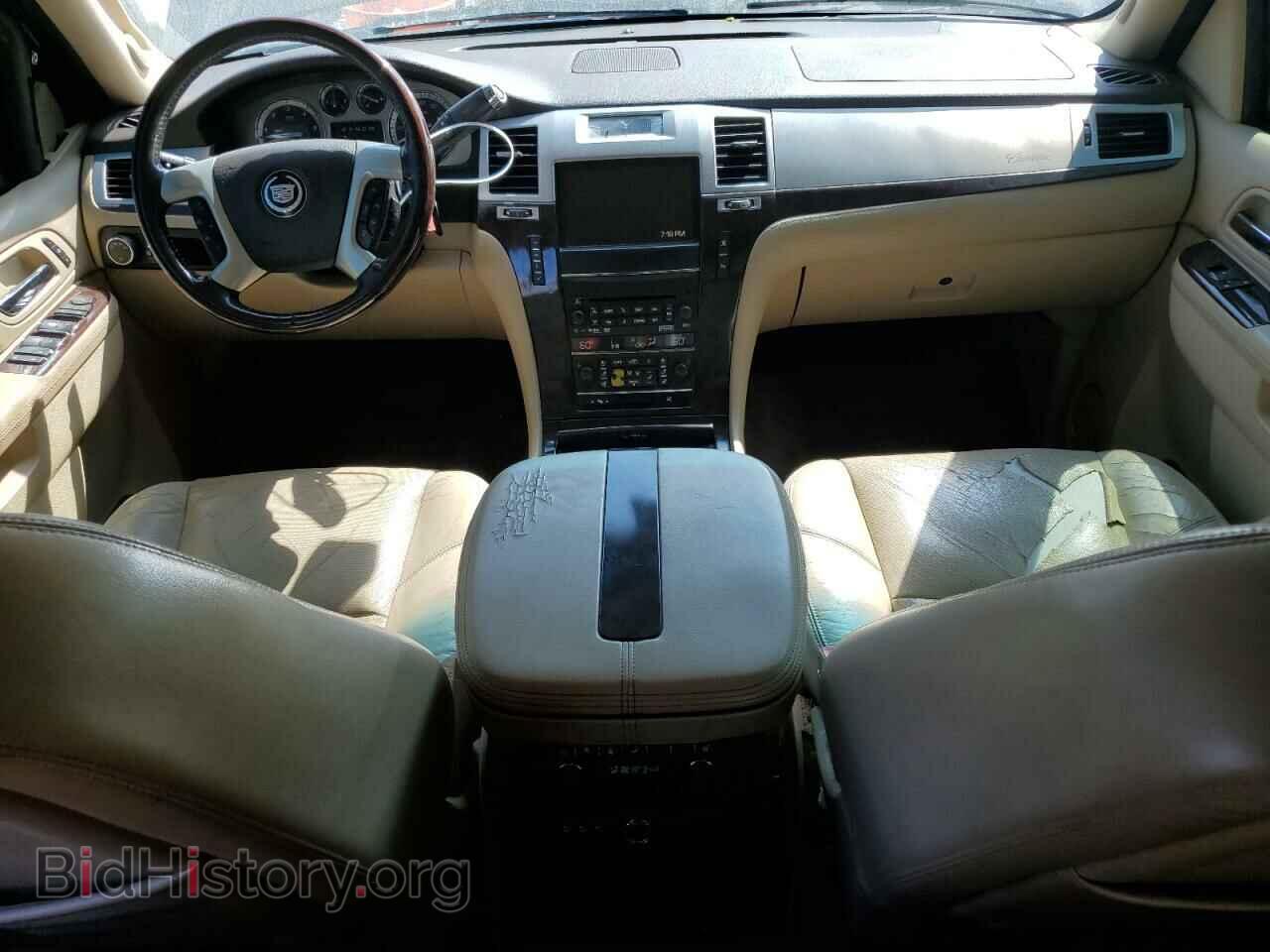 2011 CADILLAC ESCALADE - VIN: 1GYS3CEF6BR164733 - Фото 8
