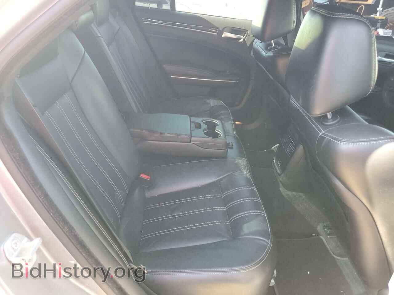 2018 CHRYSLER 300 - VIN: 2C3CCABG7JH240569 - Фото 10