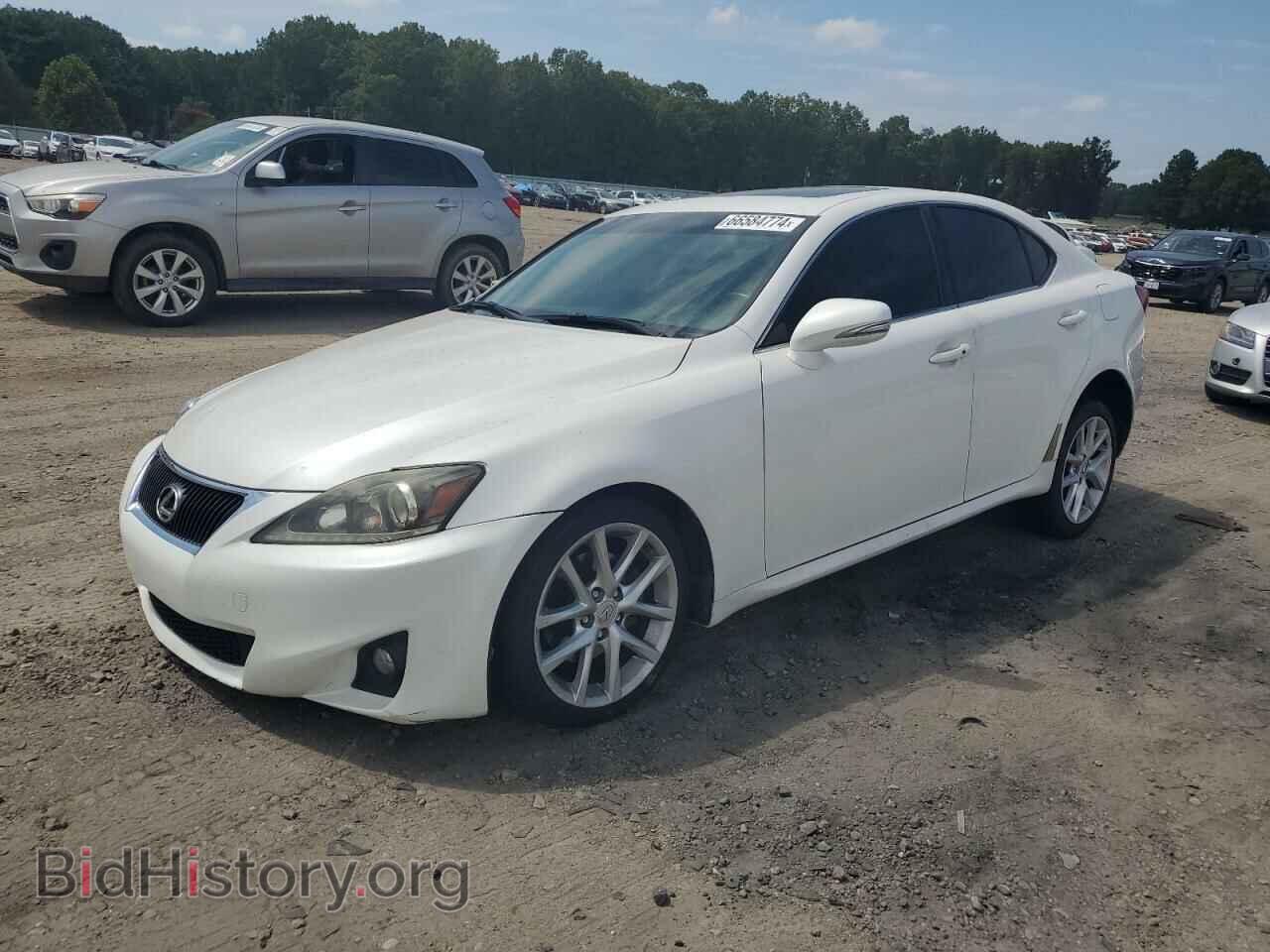 Photo JTHCF5C2XB5052682 - LEXUS IS 2011