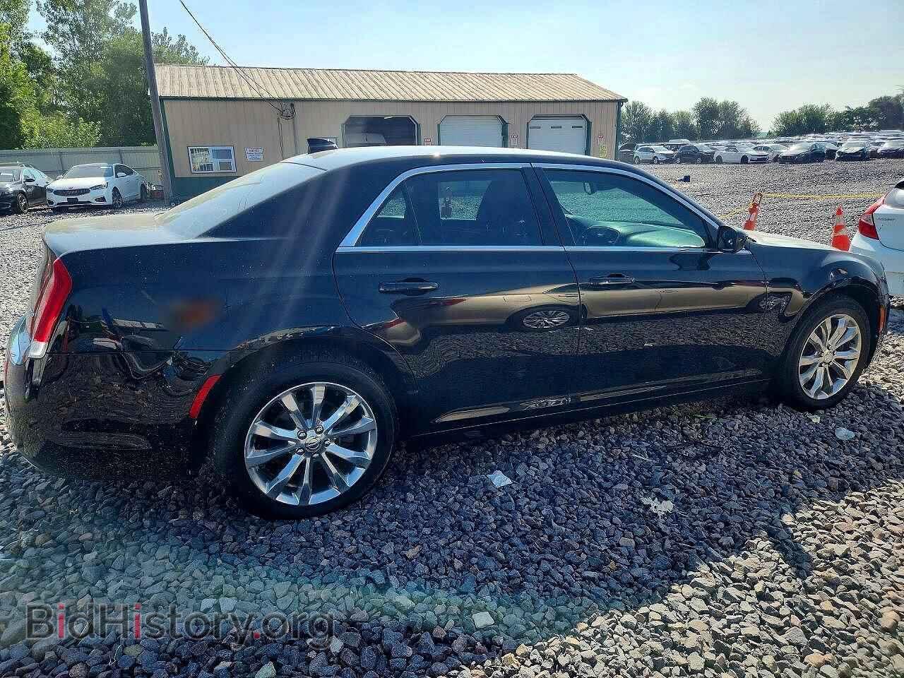 2018 CHRYSLER 300 - VIN: 2C3CCARG7JH324865 - Photo 3