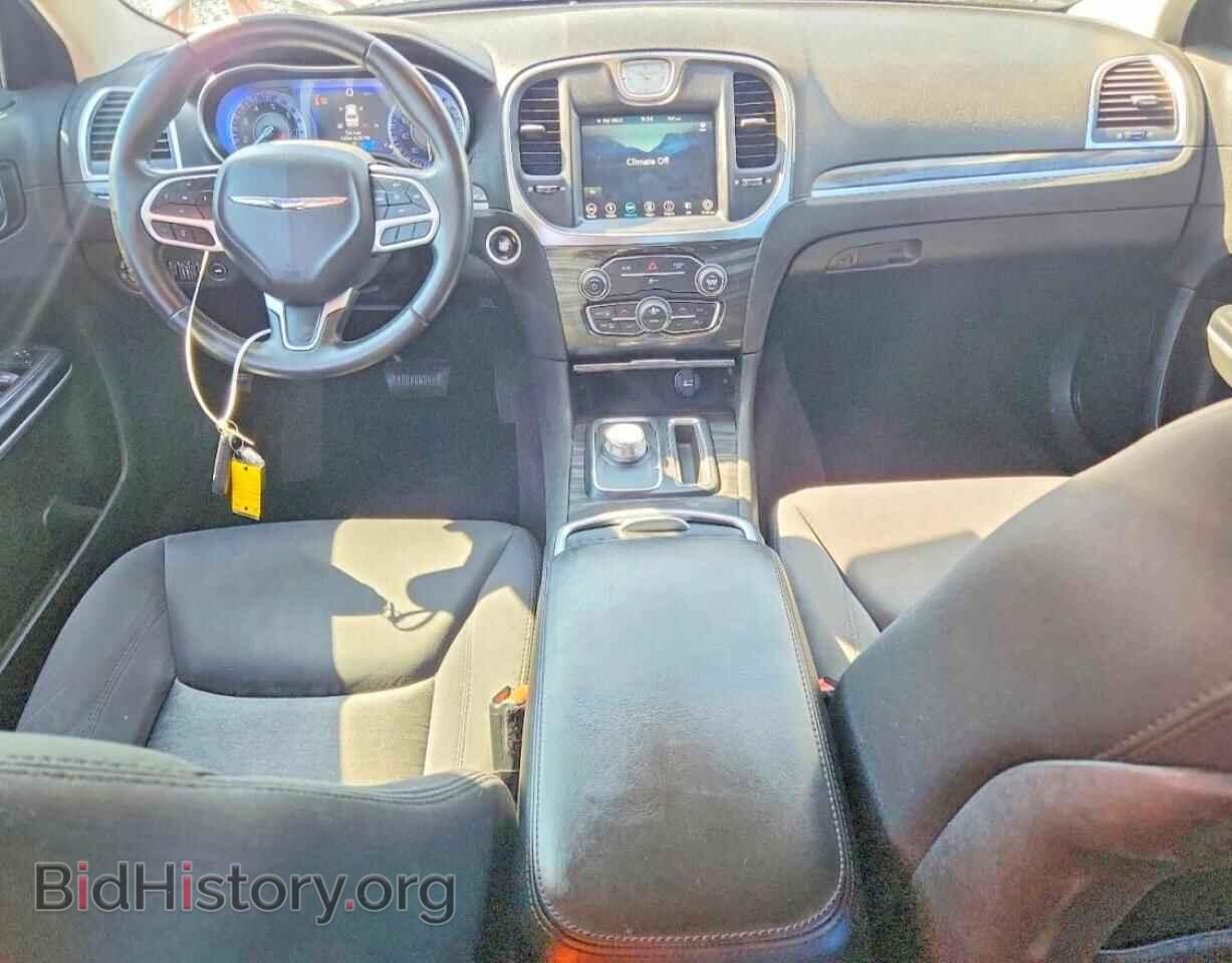 2018 CHRYSLER 300 - VIN: 2C3CCARG7JH324865 - Photo 8