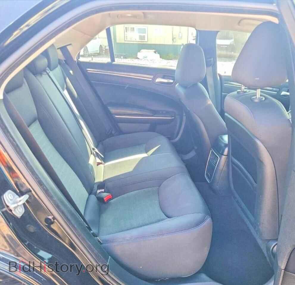 2018 CHRYSLER 300 - VIN: 2C3CCARG7JH324865 - Photo 10