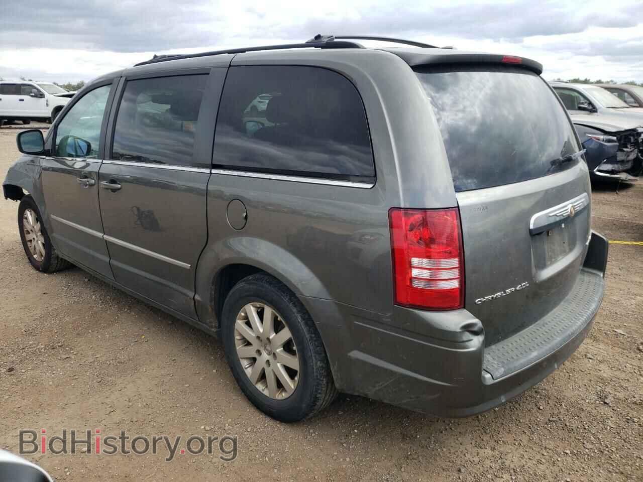 2010 CHRYSLER MINIVAN - VIN: 2A4RR8DX8AR360444 - Фото 2