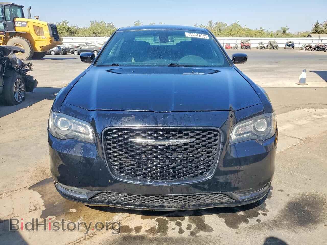 2019 CHRYSLER 300 - VIN: 2C3CCABG2KH634028 - Фото 5