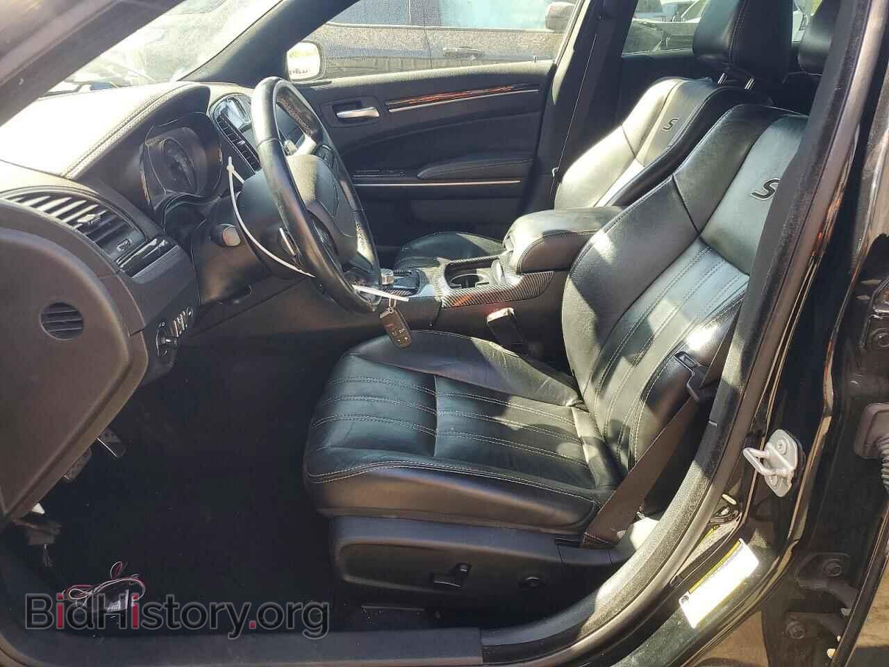 2019 CHRYSLER 300 - VIN: 2C3CCABG2KH634028 - Фото 7