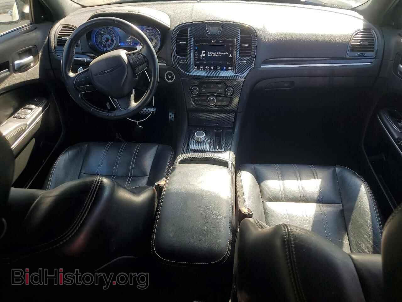 2019 CHRYSLER 300 - VIN: 2C3CCABG2KH634028 - Фото 8