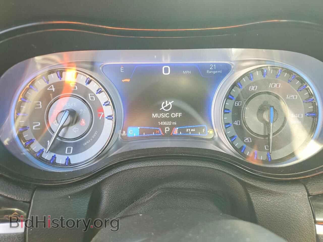2019 CHRYSLER 300 - VIN: 2C3CCABG2KH634028 - Фото 9