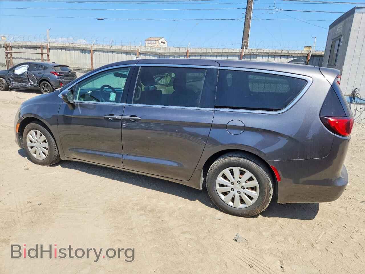 2018 CHRYSLER PACIFICA - VIN: 2C4RC1AG3JR355736 - Фото 2