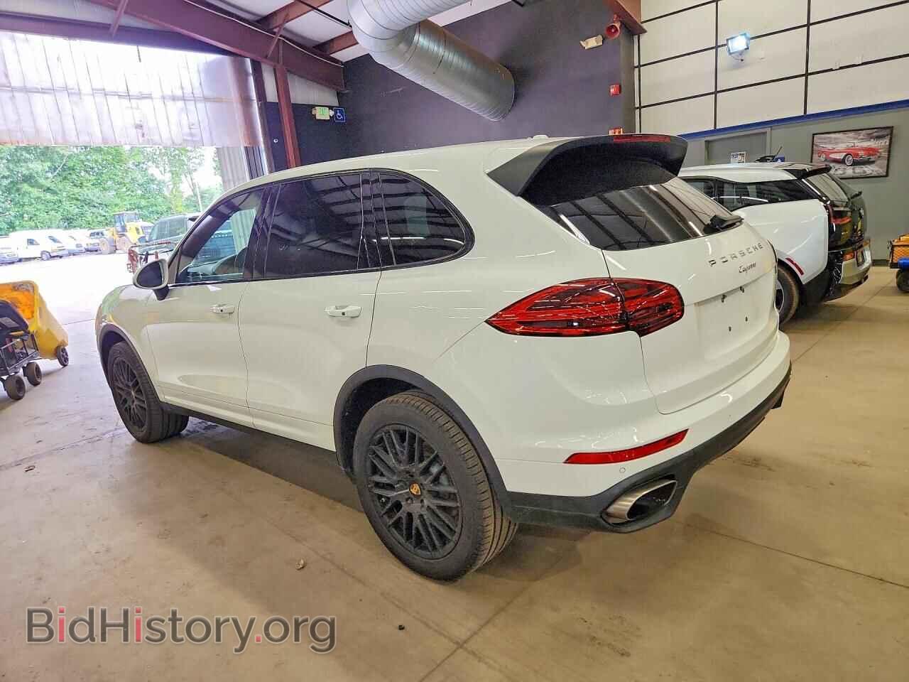 2018 PORSCHE CAYENNE - VIN: WP1AA2A28JKA06145 - Photo 2