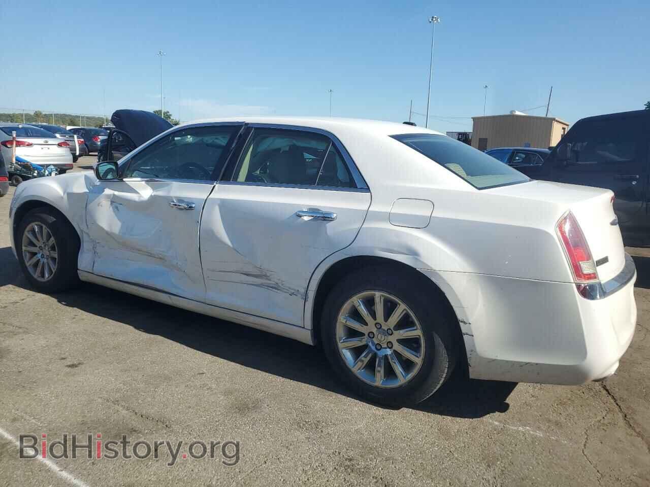 2011 CHRYSLER 300 - VIN: 2C3CA5CG2BH529307 - Фото 2