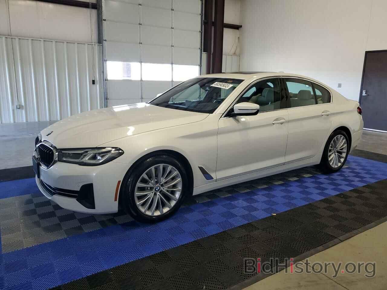 Photo WBA13BJ04NWX75330 - BMW 5 SERIES 2022