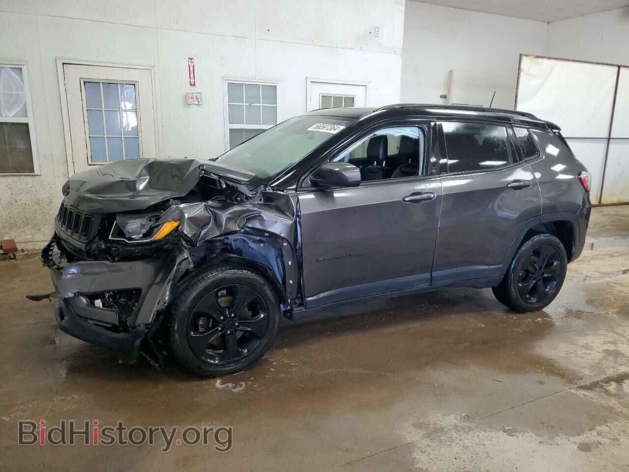 Фотография 3C4NJDBB9JT313691 - JEEP COMPASS 2018