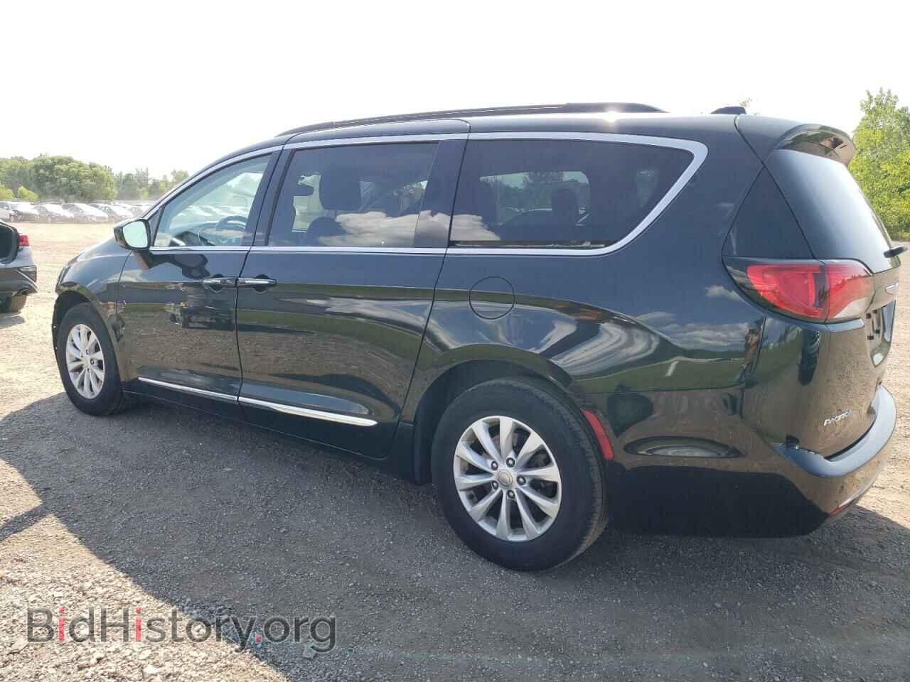 2017 CHRYSLER PACIFICA - VIN: 2C4RC1BG7HR588141 - Photo 2