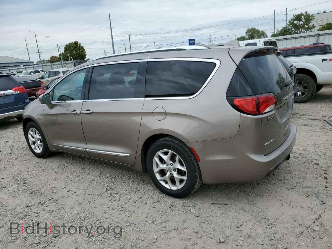 2017 CHRYSLER PACIFICA - VIN: 2C4RC1EG0HR566140 - Photo 2