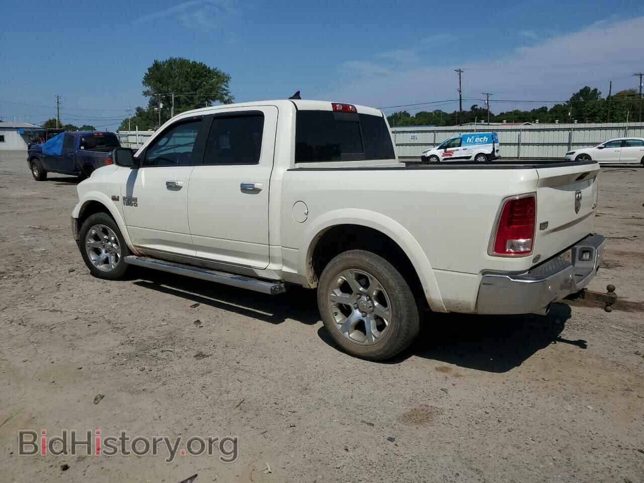 2017 RAM 1500 - VIN: 1C6RR7NT1HS824086 - Фото 2