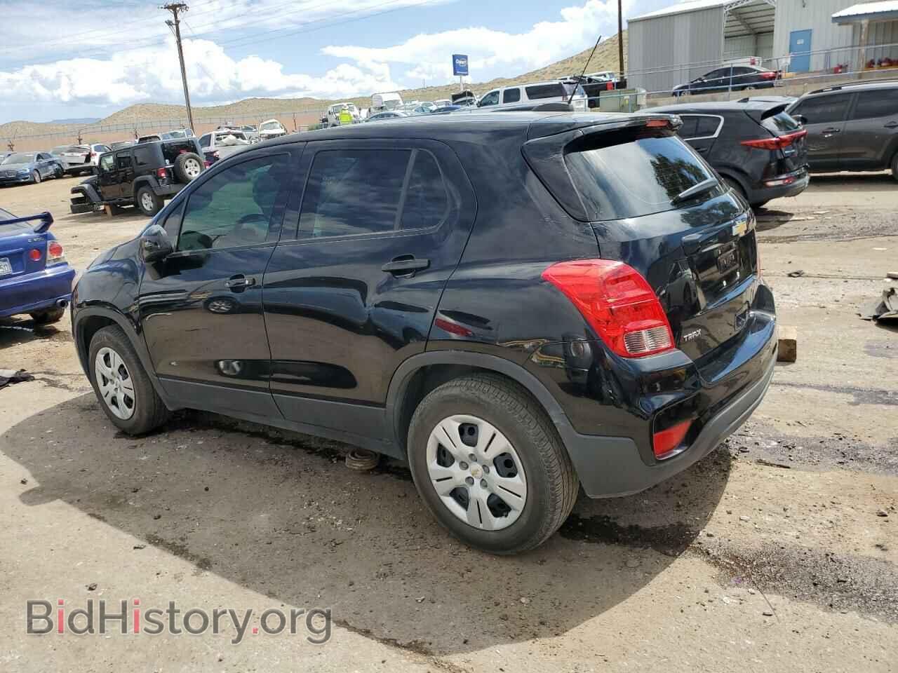 2017 CHEVROLET TRAX - VIN: 3GNCJKSB6HL290593 - Фото 2