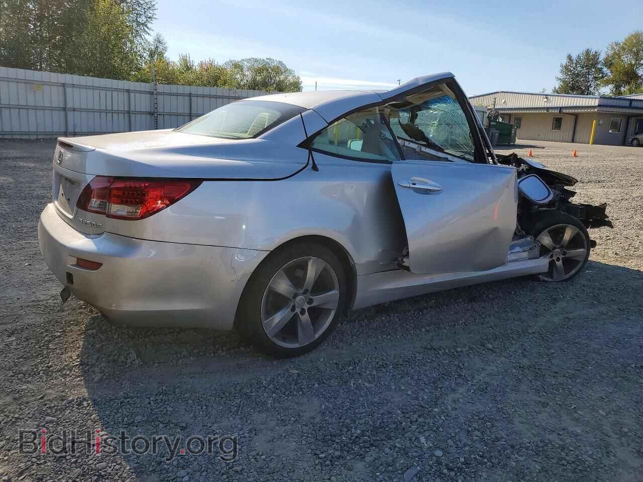 2011 LEXUS IS - VIN: JTHFF2C28B2520003 - Photo 3