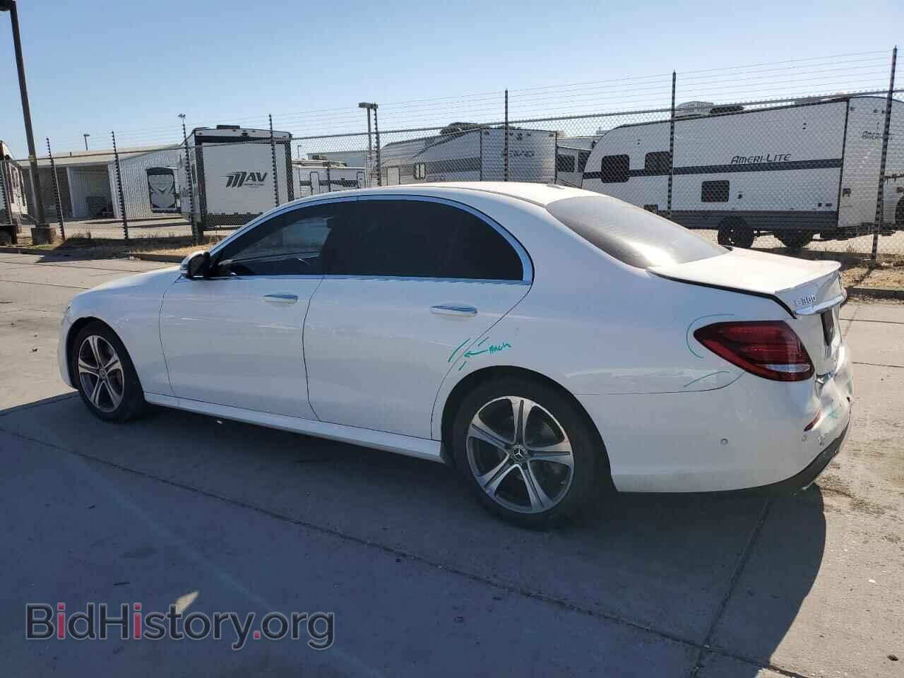 2017 MERCEDES-BENZ E-CLASS - VIN: WDDZF4JB4HA041076 - Фото 2