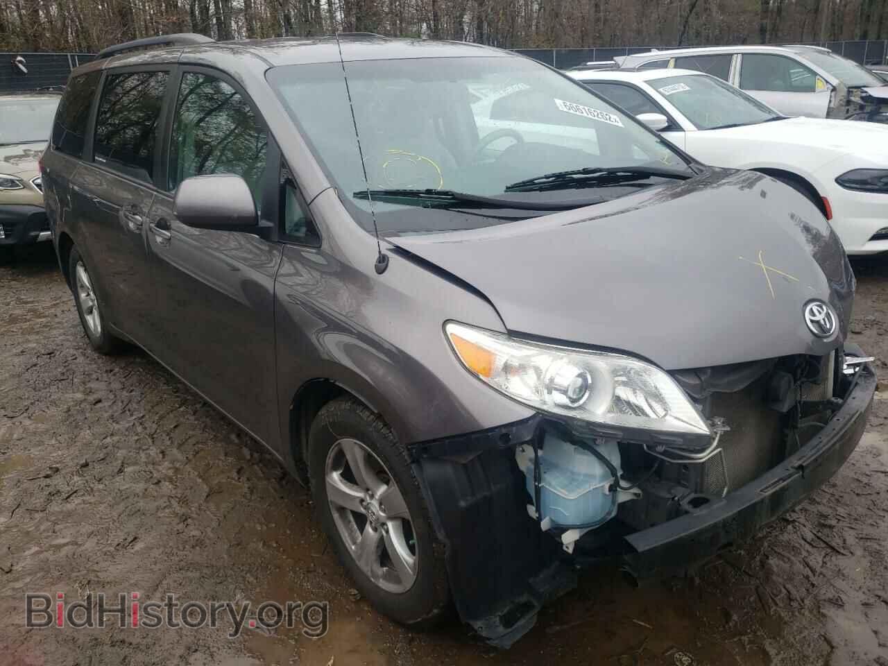 Фотография 5TDKK3DC8CS203678 - TOYOTA SIENNA 2012