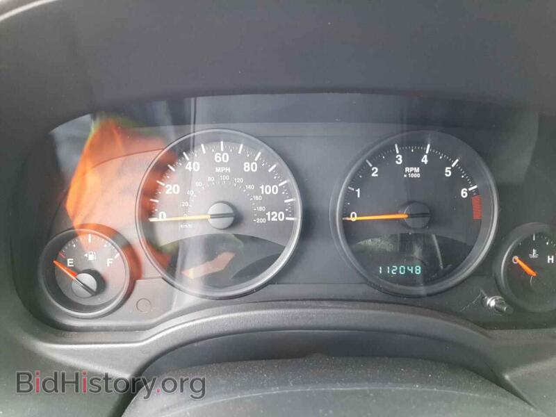 2011 Jeep COMPASS (VIN 1J4NF1FB8BD248425) — фото 8 из 10