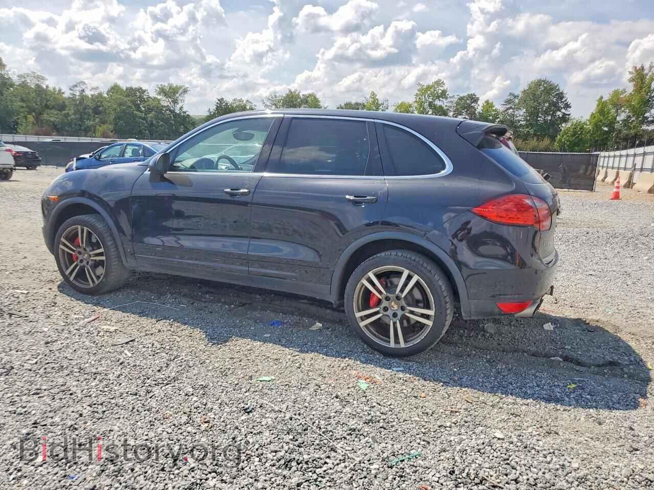 2011 PORSCHE CAYENNE - VIN: WP1AC2A21BLA88273 - Photo 2