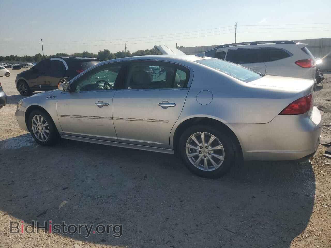2011 BUICK LUCERNE - VIN: 1G4HC5EM5BU106941 - Photo 2