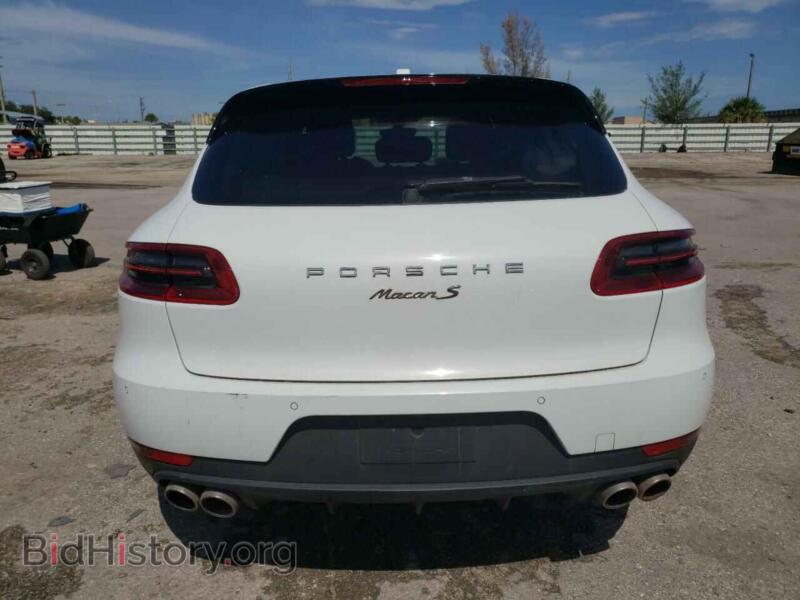2016 Porsche MACAN (VIN WP1AB2A57GLB50019) — photo 6 of 13