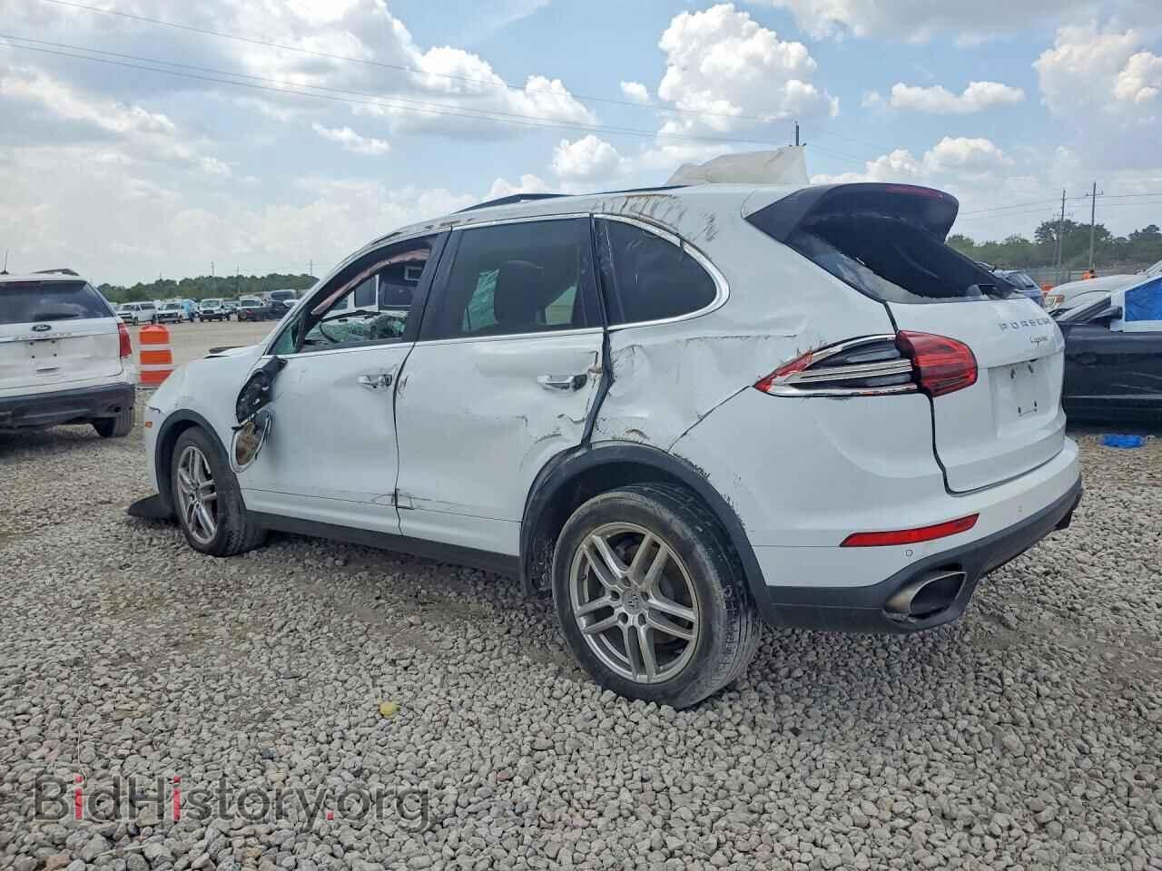 2016 PORSCHE CAYENNE - VIN: WP1AA2A24GLA08784 - Photo 2