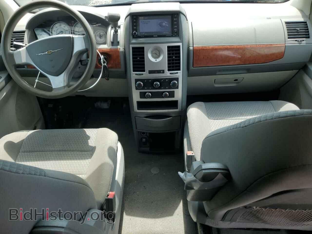 2009 CHRYSLER MINIVAN - VIN: 2A8HR44E19R568601 - Фото 8