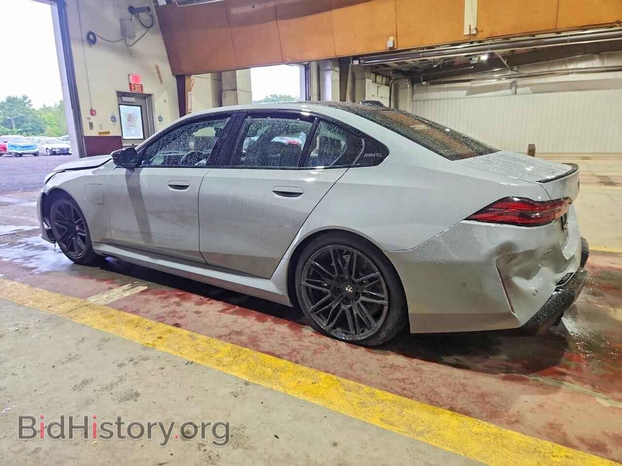 2027 BMW M5 - VIN: WBS83FK08VCY10047 - Фото 2