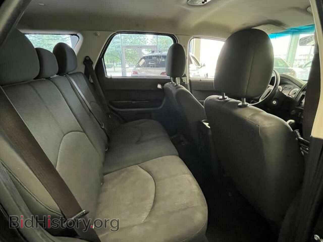 2011 MAZDA TRIBUTE - VIN: 4F2CY0C76BKM02899 - Фото 6