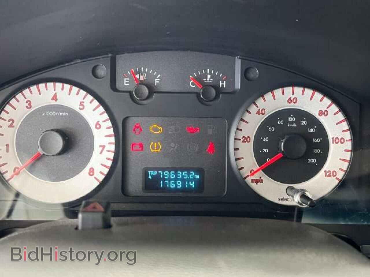 2011 MAZDA TRIBUTE - VIN: 4F2CY0C76BKM02899 - Фото 8
