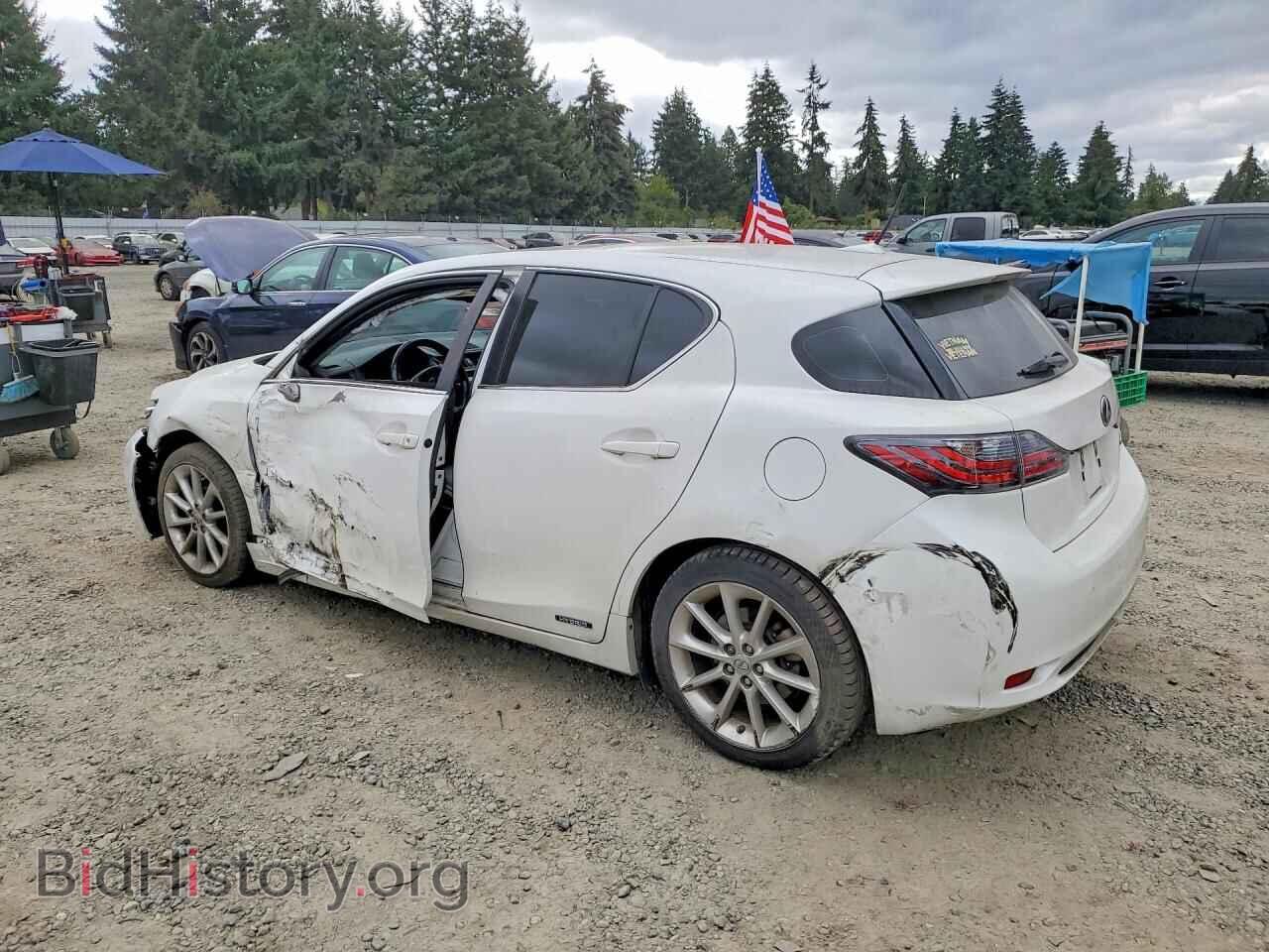 2011 LEXUS CT 200 - VIN: JTHKD5BH5B2031571 - Photo 2
