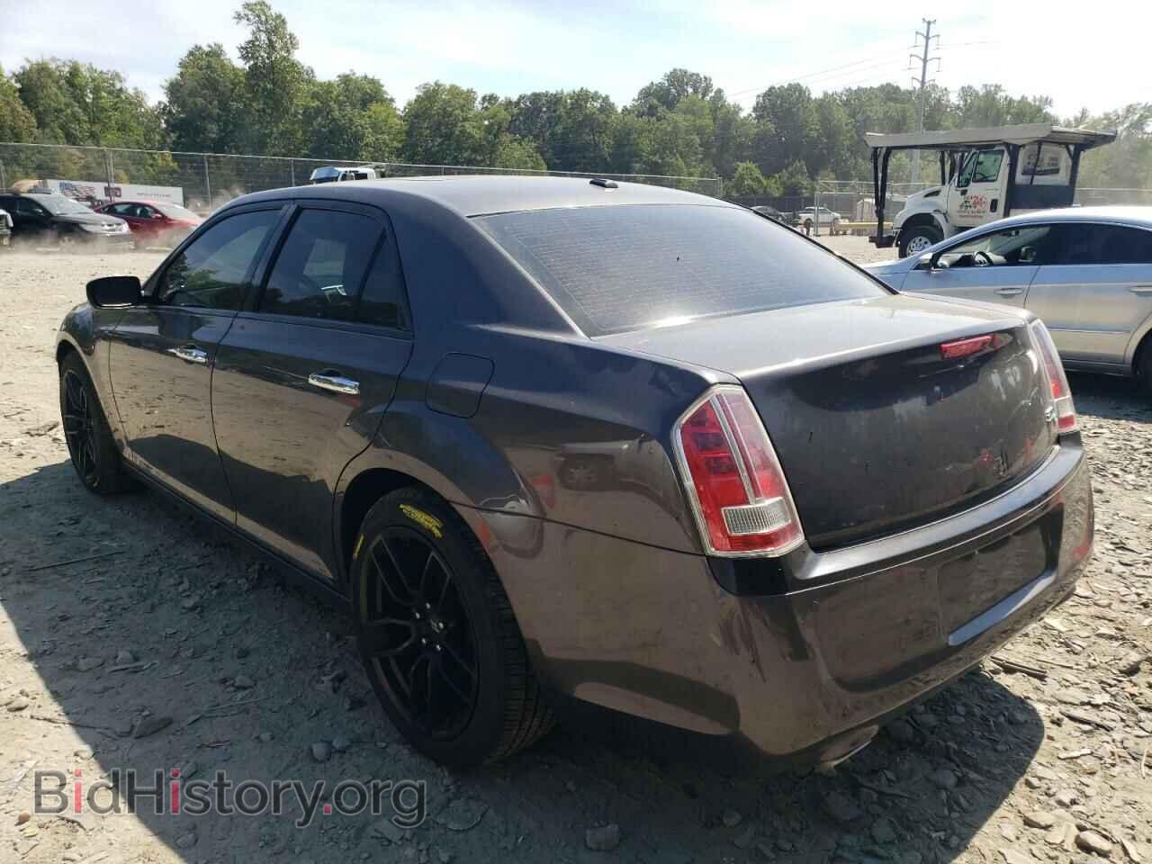 2013 CHRYSLER 300 - VIN: 2C3CCAETXDH599427 - Фото 2