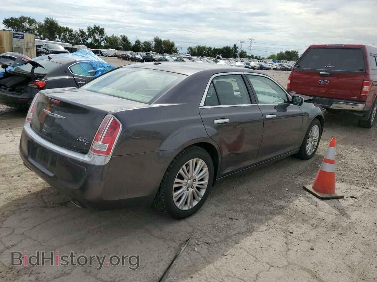2013 CHRYSLER 300 - VIN: 2C3CCAST7DH589880 - Фото 3