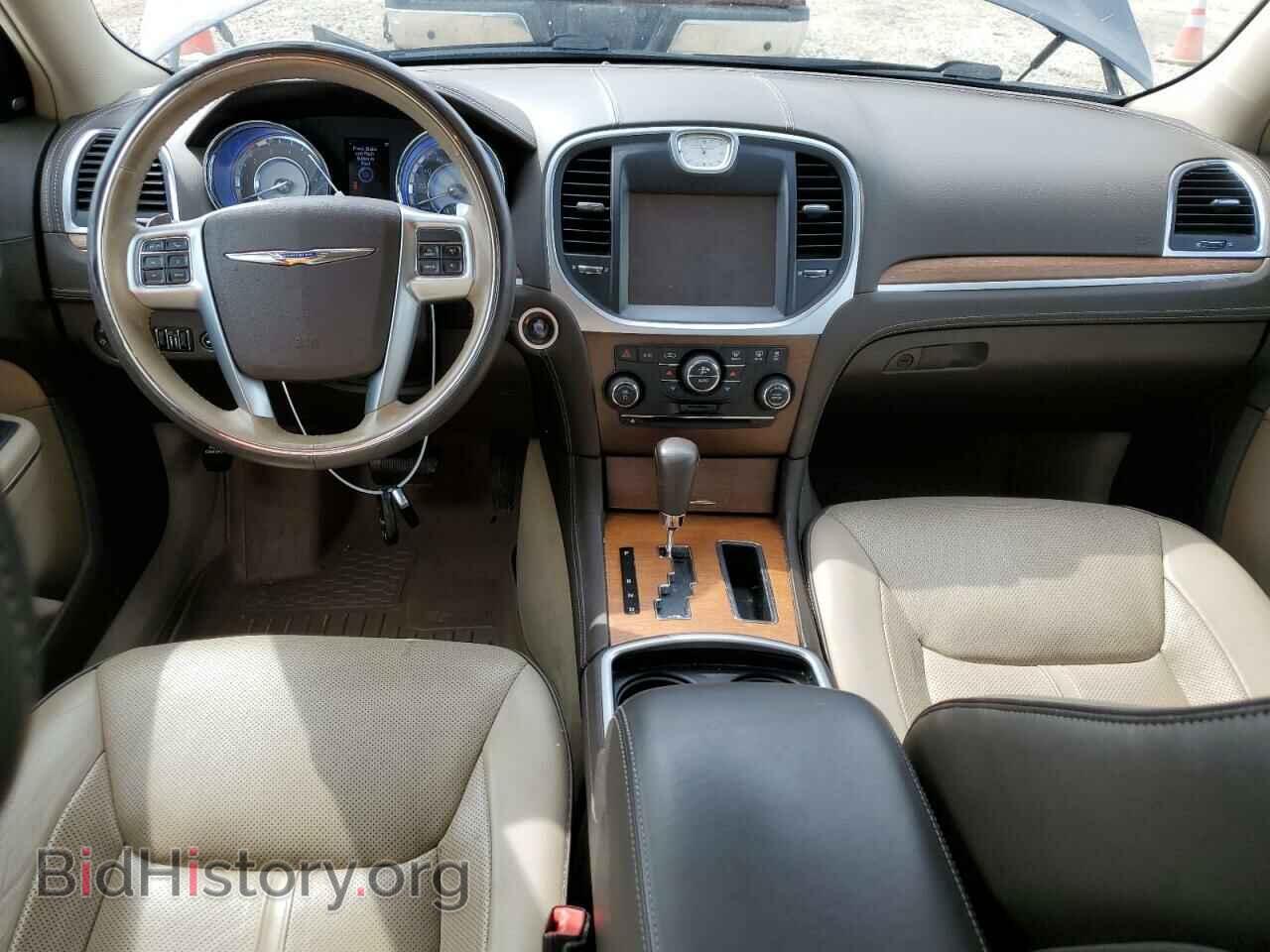 2013 CHRYSLER 300 - VIN: 2C3CCAST7DH589880 - Фото 8